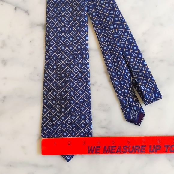 NWOT. Old Navy 100% Silk Tie with Multicolor Design Patterns. - Picture 3 of 5